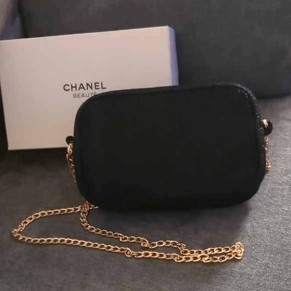 🩷 Free Gift W/ Purchase CHANEL Black & Gold Chain Shoulder & Cosmetic Pouch - Picture 4 of 4